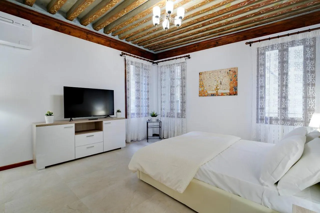 Ca' Rialto Apartment Venice Italy
