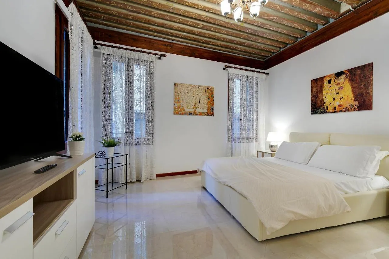 Ca' Rialto Apartment Venice 0*,  Italy