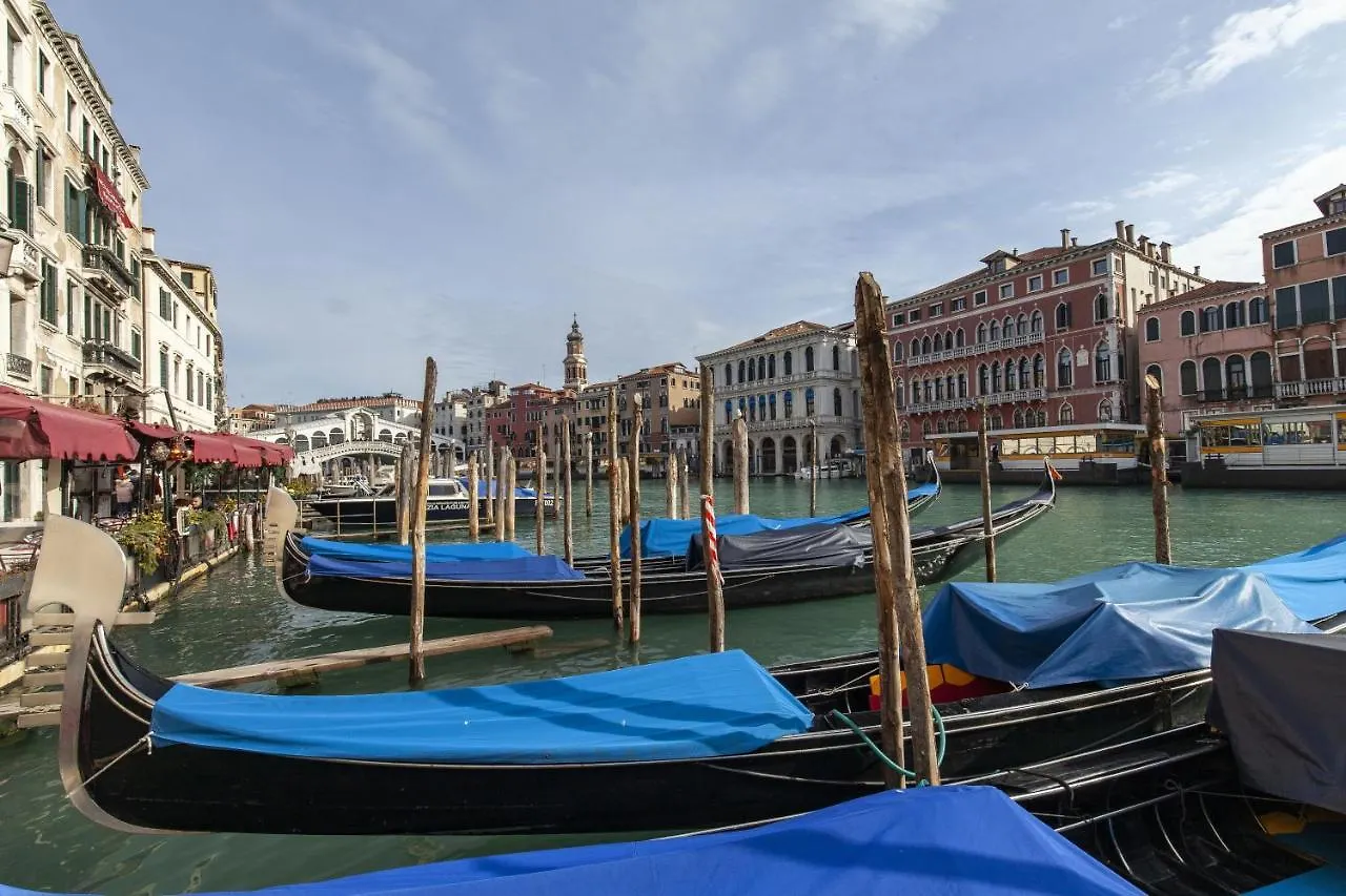Ca' Rialto Apartment Venice